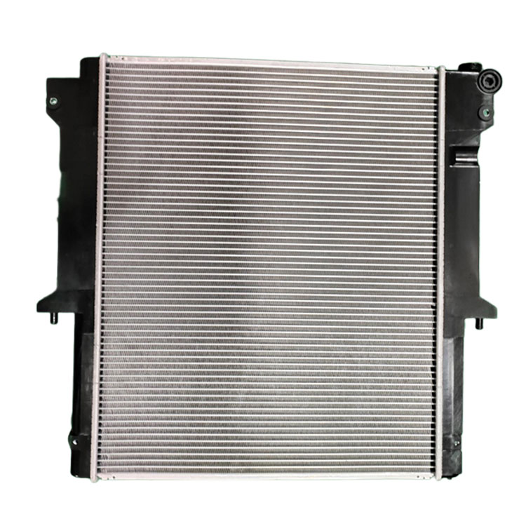 Radiatore Mitsubishi Pajero 2015